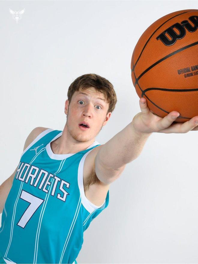 NBA夏聯決賽對陣:黃蜂29分大勝會師國王 兩隊均5勝0負爭冠