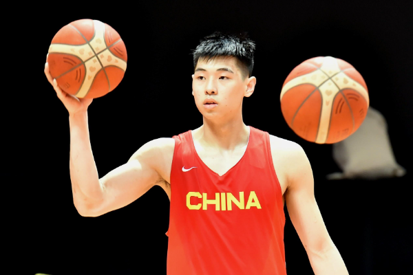 上田綺世:我從小對(duì)歐冠非常著迷,歐冠首秀戰(zhàn)馬競(jìng)是職業(yè)生涯亮點(diǎn)